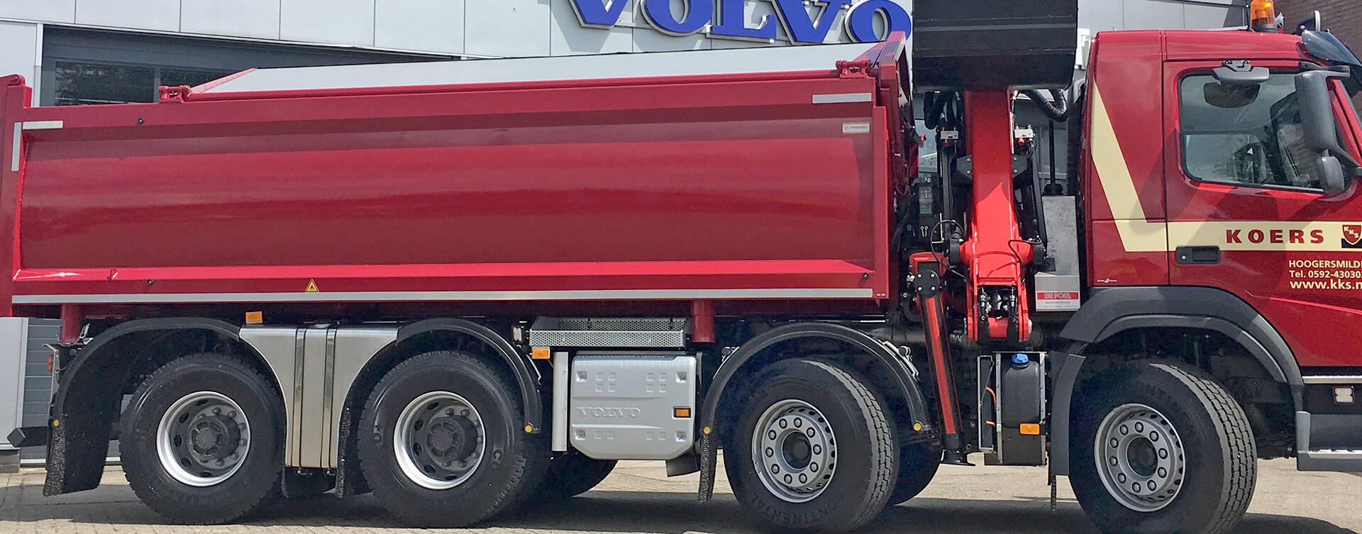 Veelzijdige Volvo FM 8x4 widespread voor Koers Transport