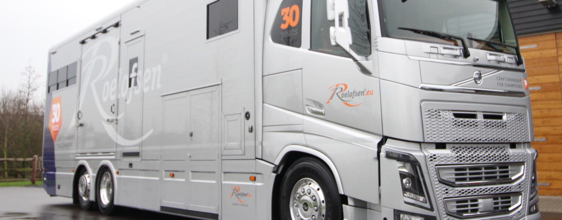 200e Volvo-truck op 30-jarig jubileum Roelofsen Horse Trucks